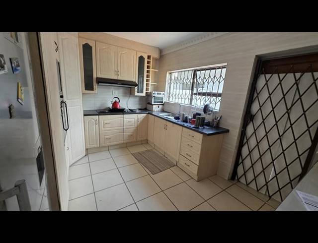 3 BEDROOM HOUSE FOR SALE IN MONTANA TUINE